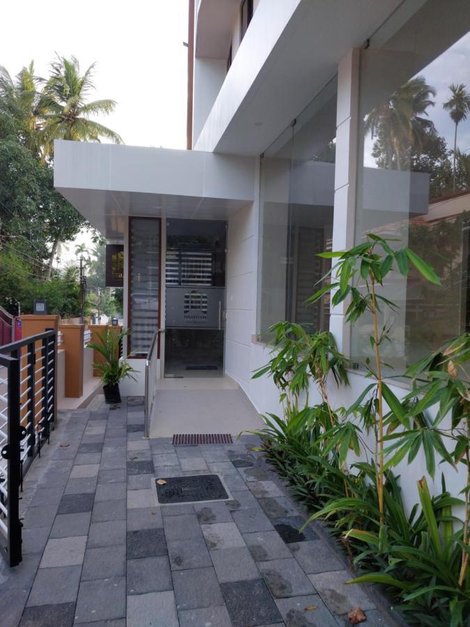Hotel Mannat Residence Thiruvananthapuram Kültér fotó