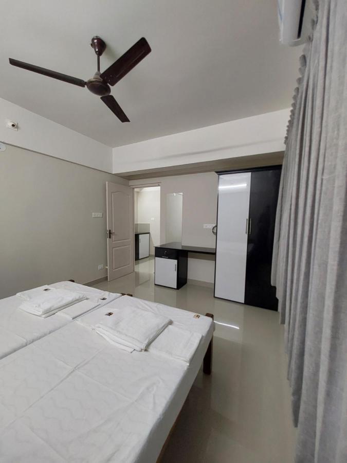 Hotel Mannat Residence Thiruvananthapuram Kültér fotó