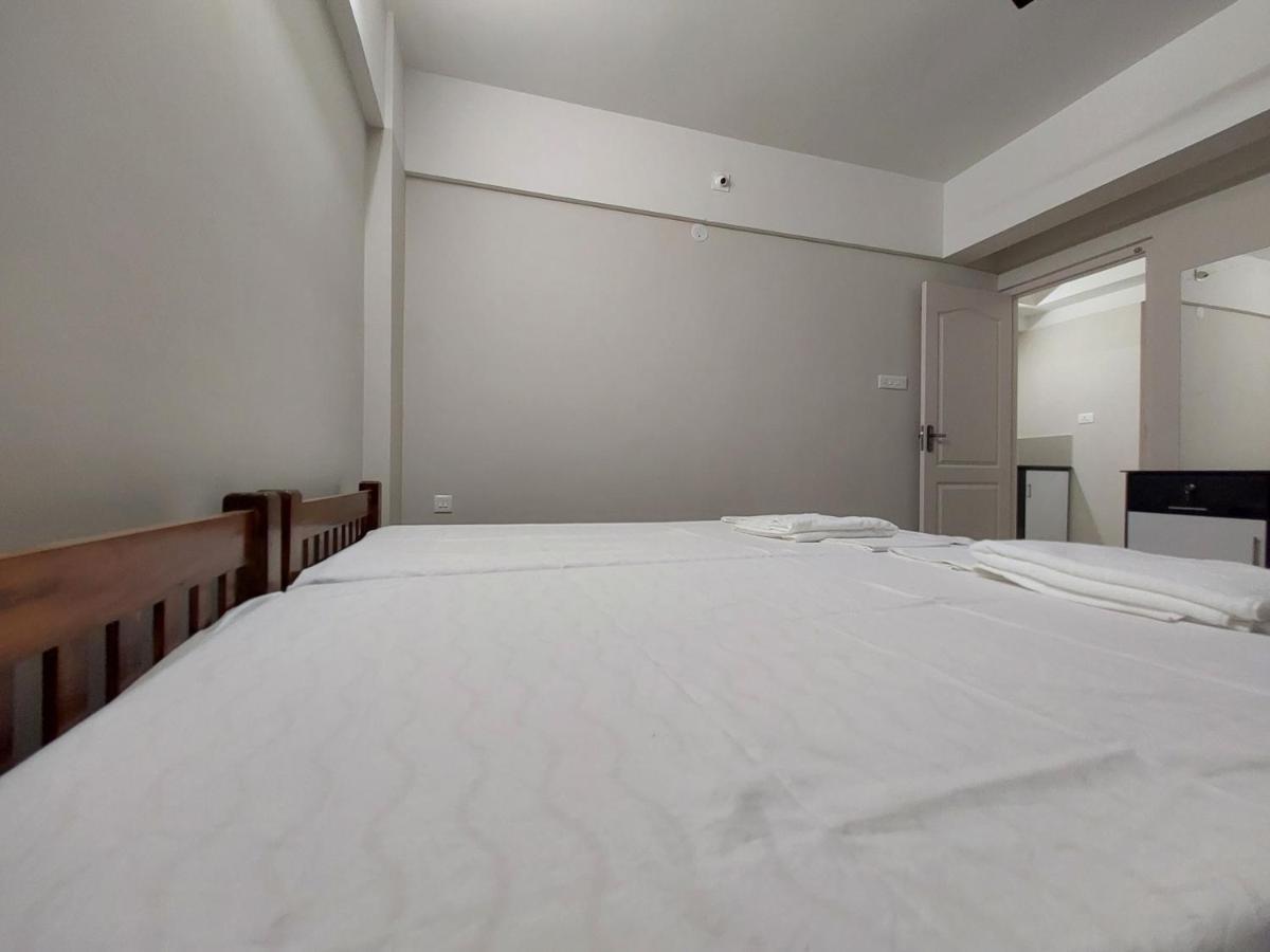 Hotel Mannat Residence Thiruvananthapuram Kültér fotó