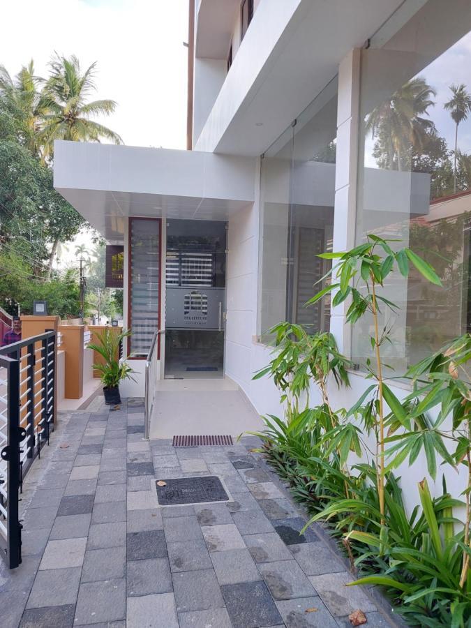 Hotel Mannat Residence Thiruvananthapuram Kültér fotó