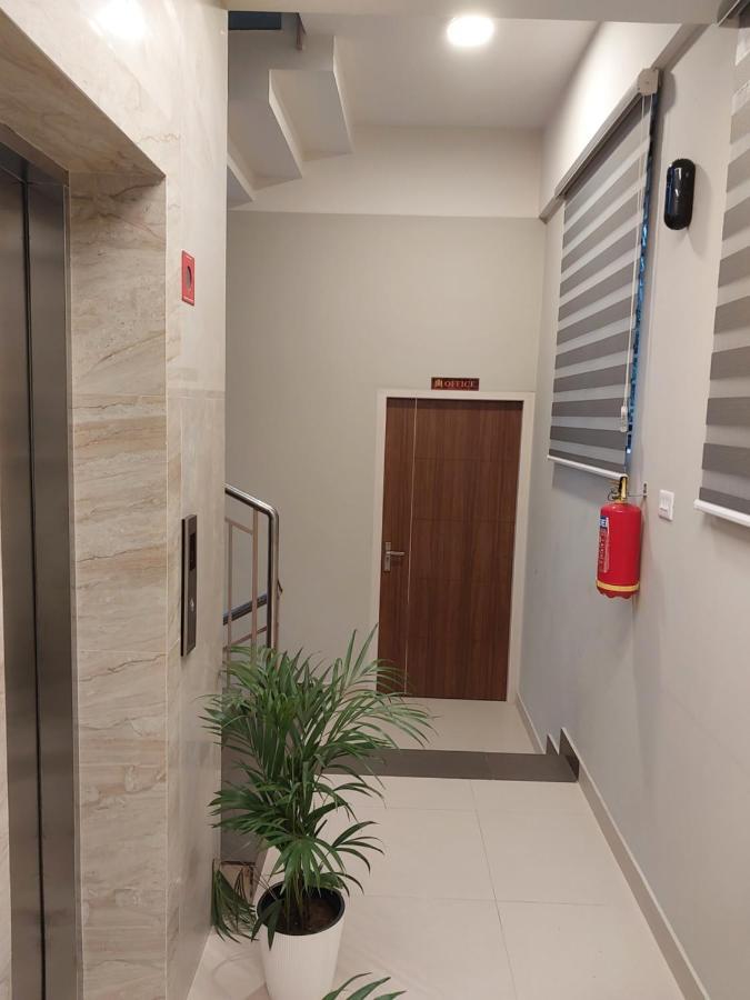 Hotel Mannat Residence Thiruvananthapuram Kültér fotó